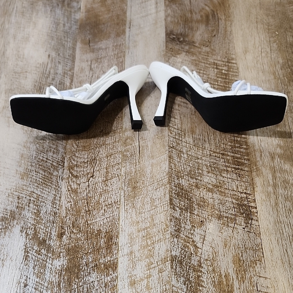 PrettyLittleThing Black and White Heels with Chunky Platform and Thin Straps - Picture 6 of 8